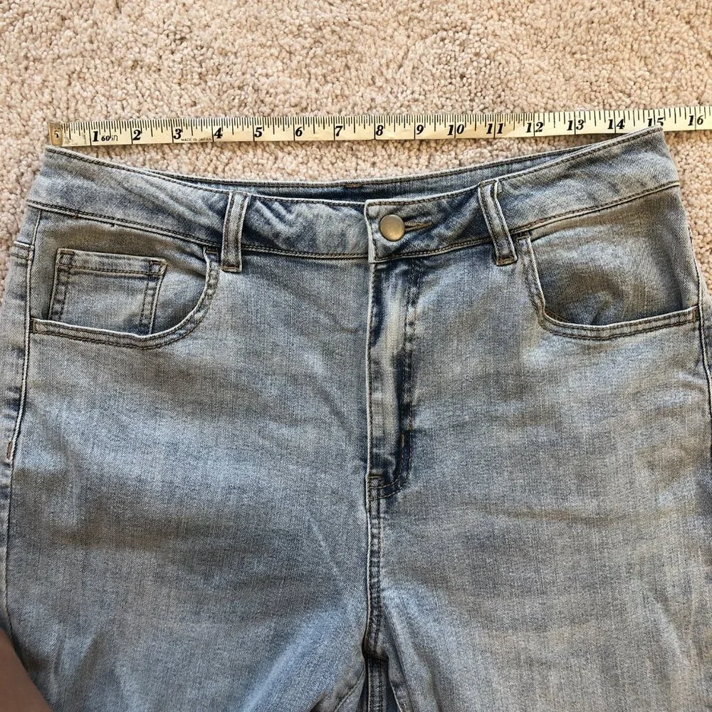 NWOT Versona Women's Flare Split Crop Ankle Light Wash Jeans - Picture 9 of 11